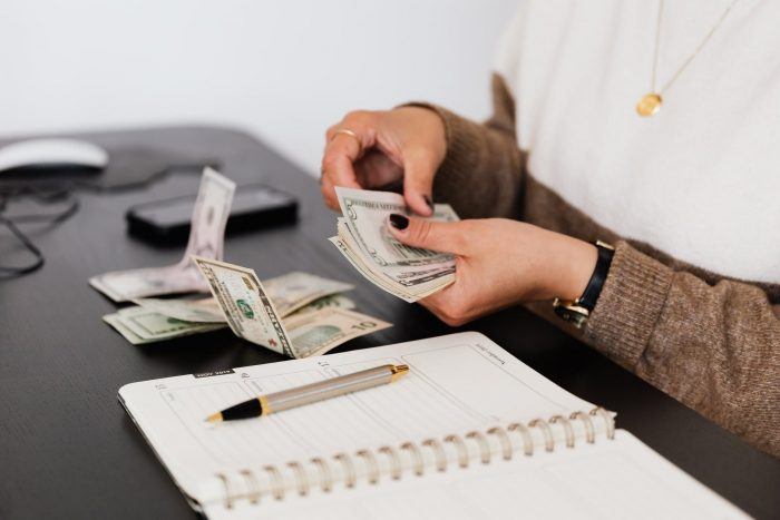 Curso de formación permanente en El recibo del salario y sus deducciones - UEMC